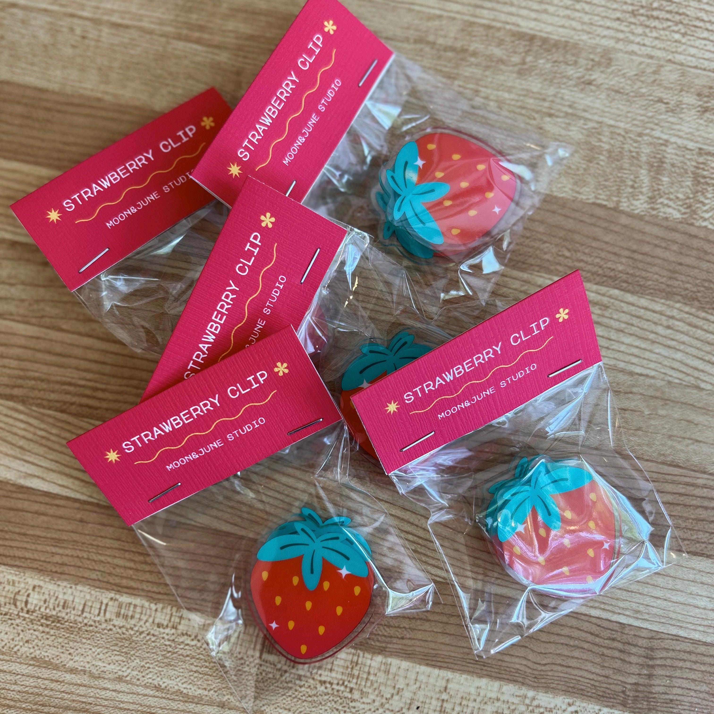 Strawberry Clip – Moon&June Studio