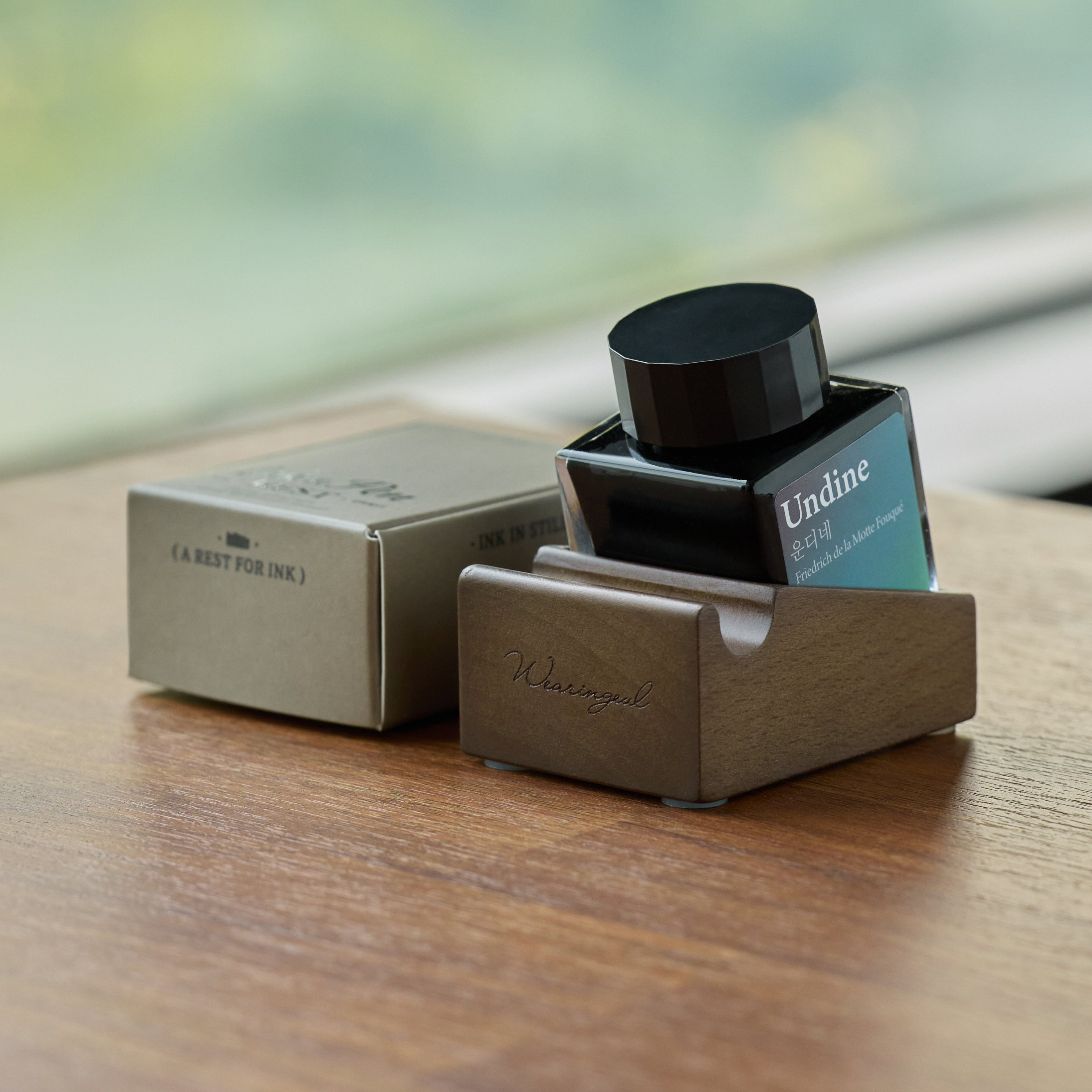 Wearingeul Ink & Pen Rest