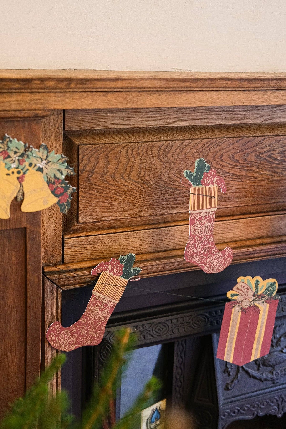 Traditional Christmas – Sewn Garland (East End Press)